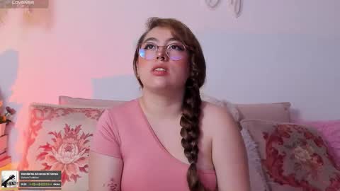 Snapshot of julieta_cooper20 chatting on November 12, 2025, 3:40 am Juli online show from November 12, 2025, 3:40 am