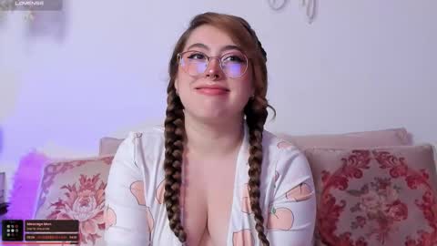 Snapshot of julieta_cooper20 chatting on November 20, 2025, 4:23 am Juli online show from November 20, 2025, 4:23 am