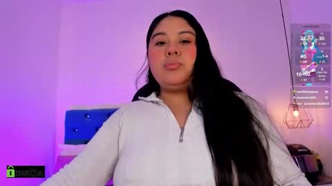 Snapshot of julieta_miller01 chatting on December 3, 2025, 11:30 am Julieta Mille online show from December 3, 2025, 11:30 am