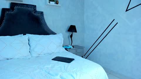 julietakane online show from December 9, 2024, 8:44 pm