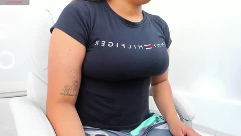 Snapshot of julietha_taylor chatting on January 24, 2025, 3:11 am Julietha online show from January 24, 2025, 3:11 am