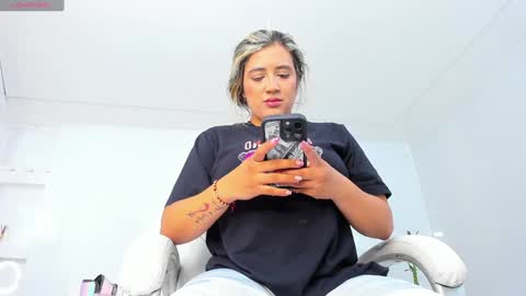 Snapshot of julietha_taylor chatting on January 25, 2025, 3:09 am Julietha online show from January 25, 2025, 3:09 am