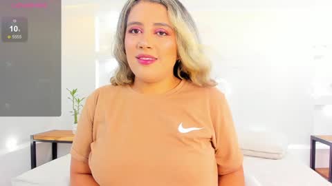Snapshot of julietha_taylor chatting on February 7, 2025, 2:40 am Julietha online show from February 7, 2025, 2:40 am