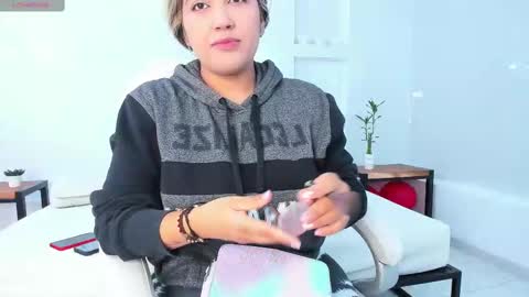 Snapshot of julietha_taylor chatting on February 18, 2025, 1:43 am Julietha online show from February 18, 2025, 1:43 am