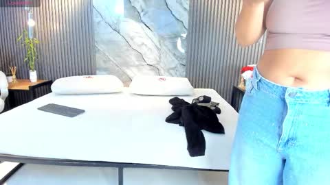 Snapshot of julietha_taylor chatting on November 27, 2025, 2:57 am Julietha online show from November 27, 2025, 2:57 am