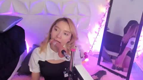 Julieth online show from November 26, 2025, 9:16 pm