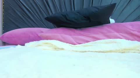 juliett online show from February 8, 2025, 5:08 pm