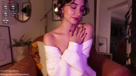 Snapshot of juliette_dee chatting on February 10, 2025, 10:19 pm Juliette Dee online show from February 10, 2025, 10:19 pm