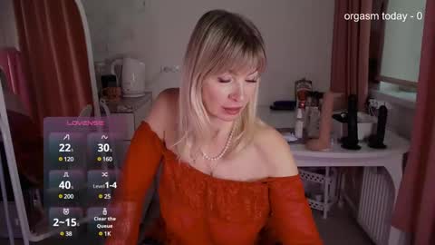 Snapshot of julvilnet chatting on February 22, 2025, 5:23 am Julia online show from February 22, 2025, 5:23 am