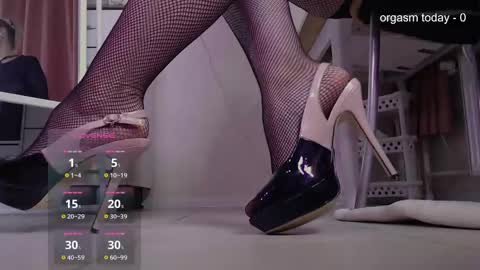 Snapshot of julvilnet chatting on March 6, 2025, 5:14 am Julia online show from March 6, 2025, 5:14 am