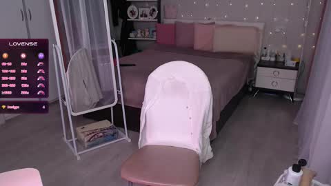 Snapshot of julvilnet chatting on November 5, 2025, 5:46 pm Julia online show from November 5, 2025, 5:46 pm