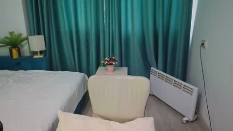 july_kane online show from October 29, 2025, 6:37 am