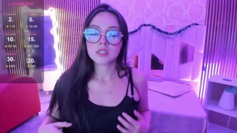 Snapshot of junelle_tay chatting on December 14, 2025, 7:29 pm JUNELLE online show from December 14, 2025, 7:29 pm