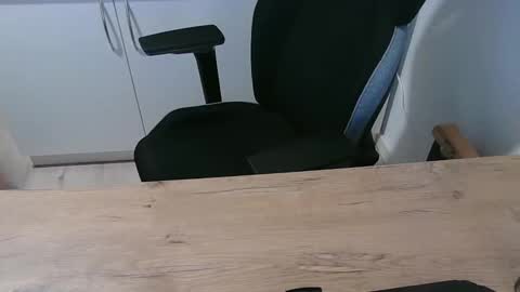 Snapshot of junk2711 chatting on February 26, 2025, 3:19 pm junk2711 online show from February 26, 2025, 3:19 pm