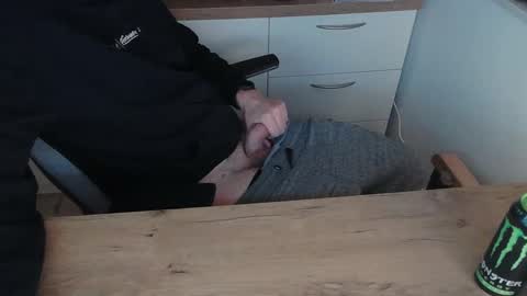 Snapshot of junk2711 chatting on February 26, 2025, 6:21 pm junk2711 online show from February 26, 2025, 6:21 pm