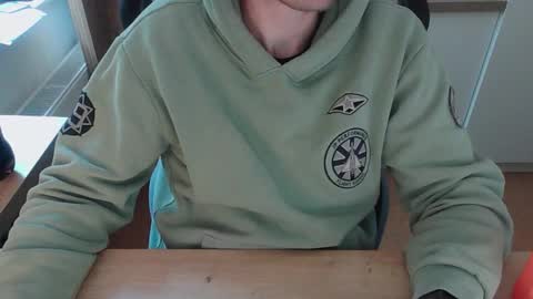 Snapshot of junk2711 chatting on September 25, 2025, 2:32 pm junk2711 online show from September 25, 2025, 2:32 pm