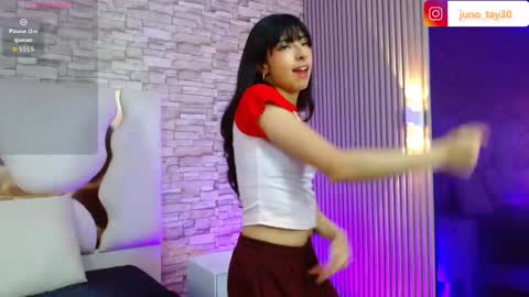 Snapshot of juno_tay chatting on September 17, 2025, 7:15 pm JUNO online show from September 17, 2025, 7:15 pm