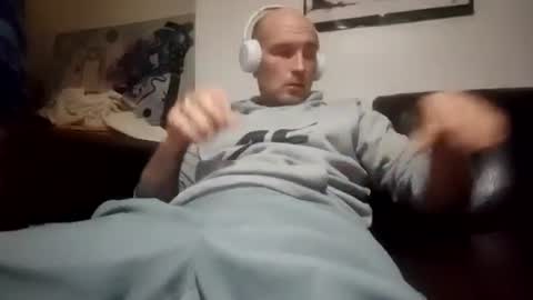 Yuri online show from December 15, 2025, 3:55 am