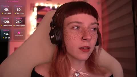 Snapshot of just_busking chatting on December 2, 2024, 1:25 am Julia online show from December 2, 2024, 1:25 am