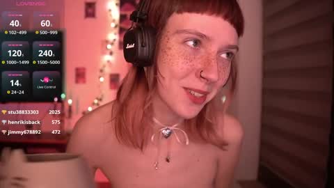 Snapshot of just_busking chatting on December 2, 2024, 4:31 am Julia online show from December 2, 2024, 4:31 am