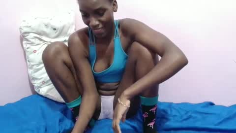 Snapshot of just_ebonee chatting on December 3, 2025, 9:35 pm just ebonee online show from December 3, 2025, 9:35 pm