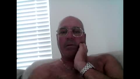 Snapshot of justcallmemarcus chatting on December 17, 2025, 6:36 pm justcallmemarcus online show from December 17, 2025, 6:36 pm
