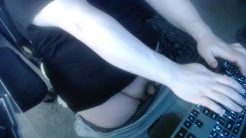 Snapshot of justchillinhey5776 chatting on December 30, 2024, 6:38 pm Rick online show from December 30, 2024, 6:38 pm