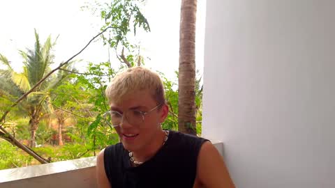 U bf Justin online show from December 6, 2024, 9:54 am