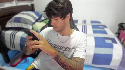 Snapshot of justin_stark1 chatting on December 3, 2024, 2:03 am Diego online show from December 3, 2024, 2:03 am
