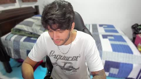 Snapshot of justin_stark1 chatting on January 8, 2025, 12:06 am Diego online show from January 8, 2025, 12:06 am