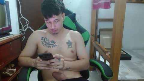 justin_taylor02 online show from October 11, 2025, 1:53 pm