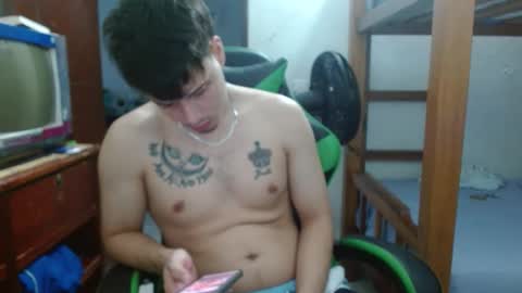 justin_taylor02 online show from October 23, 2025, 11:31 am