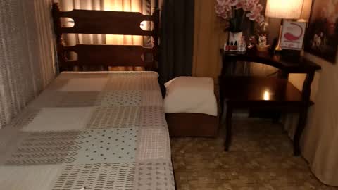 justine_hunk online show from December 8, 2024, 2:28 am