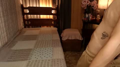 justine_hunk online show from December 16, 2024, 10:18 am