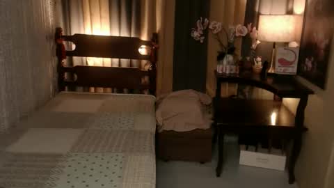 justine_hunk online show from November 17, 2025, 7:36 am