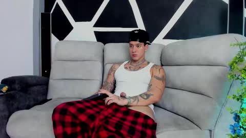 justinfuller_31 online show from November 8, 2025, 4:51 pm