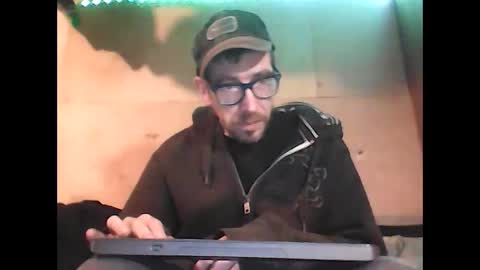 Snapshot of justinjerksit chatting on December 7, 2024, 12:02 pm justinjerksit online show from December 7, 2024, 12:02 pm