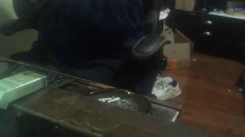 Snapshot of justmeohio chatting on December 17, 2025, 2:50 am justmeohio online show from December 17, 2025, 2:50 am