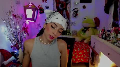 Snapshot of justmia_ chatting on December 12, 2024, 6:36 am Mia online show from December 12, 2024, 6:36 am