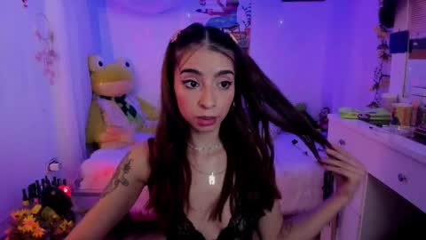 Snapshot of justmia_ chatting on January 18, 2025, 10:28 pm Mia online show from January 18, 2025, 10:28 pm