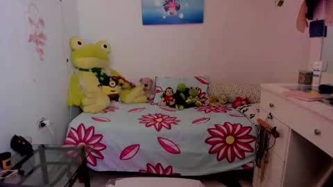 Snapshot of justmia_ chatting on February 28, 2025, 1:37 am Mia online show from February 28, 2025, 1:37 am