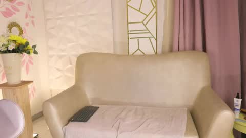 Snapshot of justnala_ chatting on March 4, 2025, 4:17 am Nala online show from March 4, 2025, 4:17 am