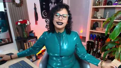 Snapshot of kaariyn_ chatting on November 9, 2025, 1:15 am Carym online show from November 9, 2025, 1:15 am