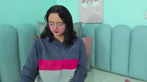 Kyelie online show from March 12, 2025, 11:54 pm