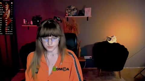 kaela_spell_ online show from October 21, 2025, 7:47 pm