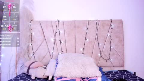 Kaela online show from December 16, 2024, 5:33 pm