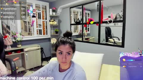 Snapshot of kagomme_h chatting on December 18, 2024, 11:02 am Antonella online show from December 18, 2024, 11:02 am