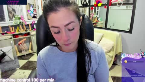 Snapshot of kagomme_h chatting on December 23, 2024, 2:56 am Antonella online show from December 23, 2024, 2:56 am