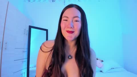 ChloeIndependient model online show from November 23, 2025, 5:24 pm
