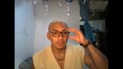 Snapshot of kail_1111 chatting on December 14, 2025, 8:20 am kail_1111 online show from December 14, 2025, 8:20 am